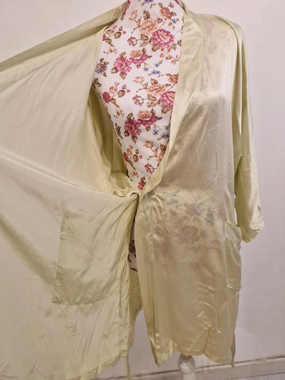 Soft and feminine silk nightgown – photo 2